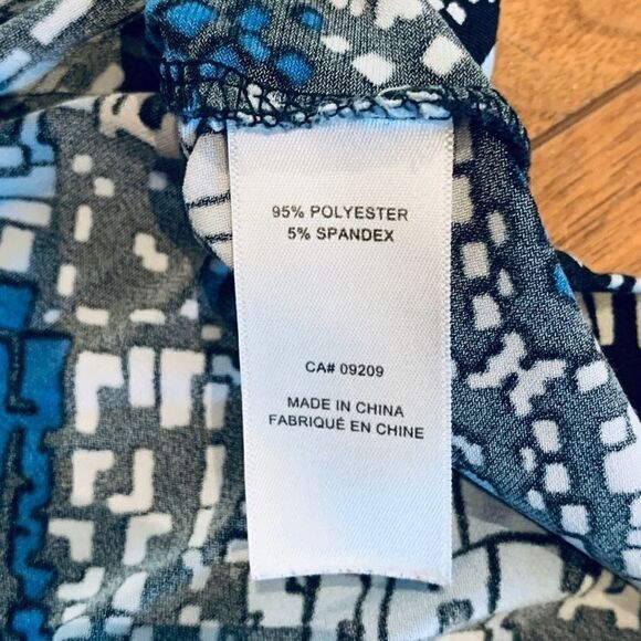 Cleo Petites Sleeveless Blouse - Picture 4 of 6